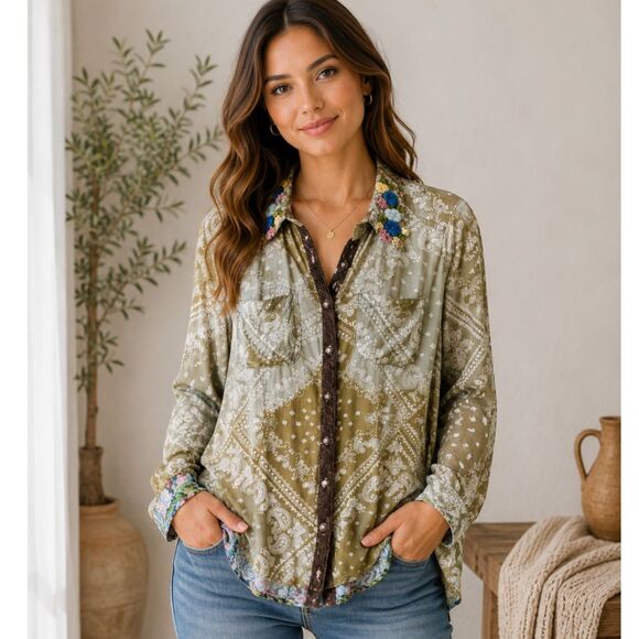 Aratta Tops - Aratta Silent Journey Floral Embroidered Boho Patchwork Paisley Button Up Top XS